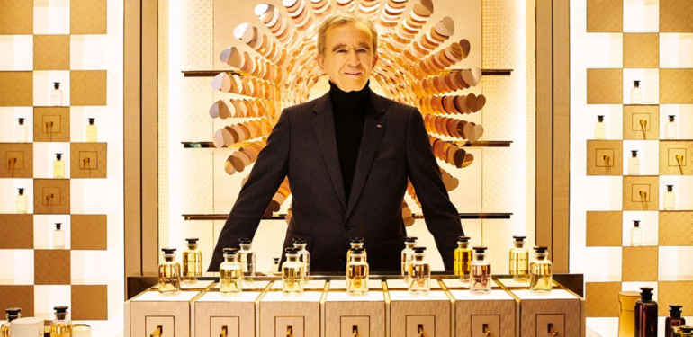 Dünyanın en zengin kişisi Louis Vuitton’un sahibi Bernard Arnault oldu.