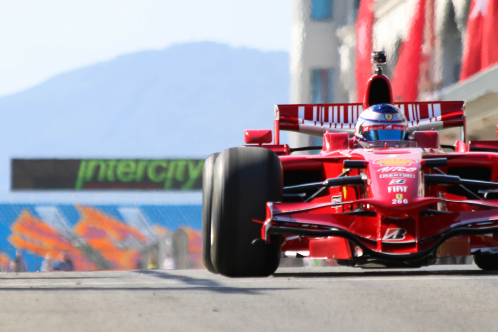 Valtteri Bottas, Formula 1 İstanbul Grand Prix'sine pole pozisyonunda başlayacak