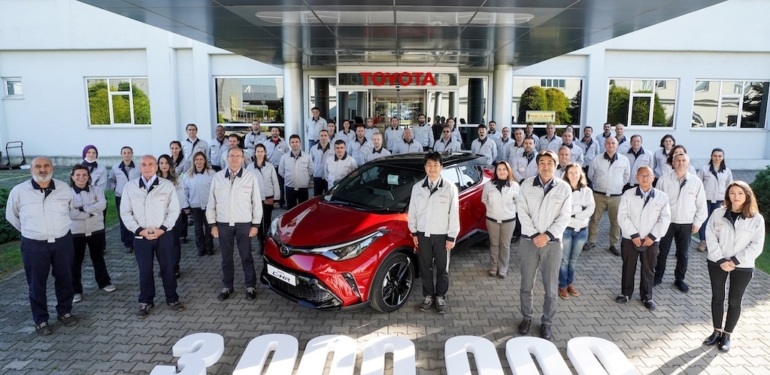 Toyota Otomotiv Sanayi Türkiye, 3 milyonuncu araç olan C-HR modelini banttan indirdi.
