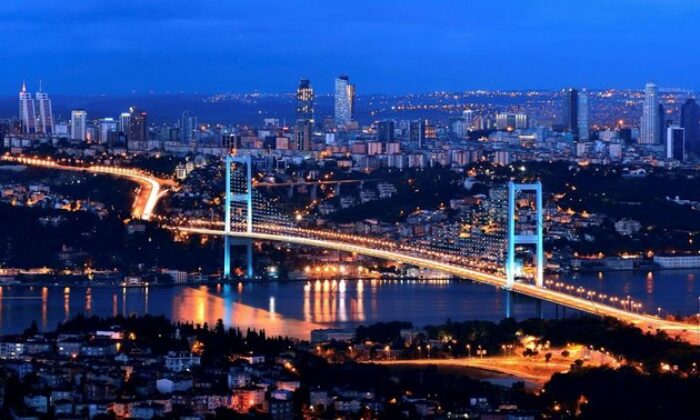 İstanbul'da köprülere gizli zam geldi. İki yönde geçiş ücretli oldu.