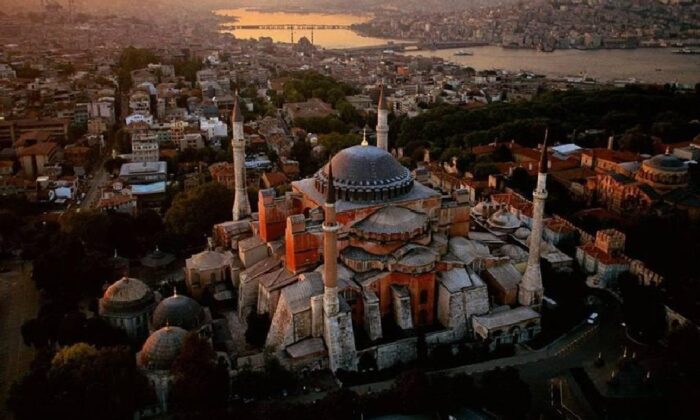 İstanbul’da son 10 yılın turist rekoru kırıldı.