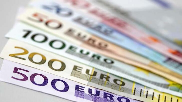 Euro'nın Dolar Karşısında düşüşü devam ediyor...