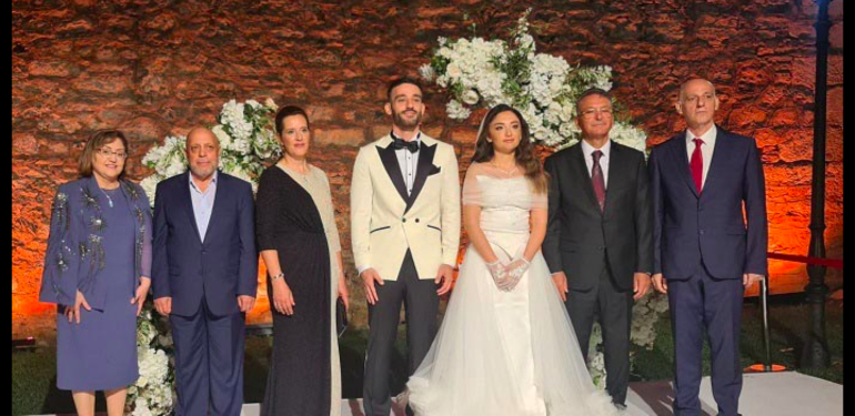  Gaziantepli iş insanları Fatma Şahin’in kızının nikahı için İstanbul’da buluştu.