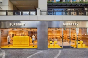 Burberry, Sonbahar/Kış 2022 Koleksiyonu Emaar Square Mall Mağazası'nda tanıtıldı