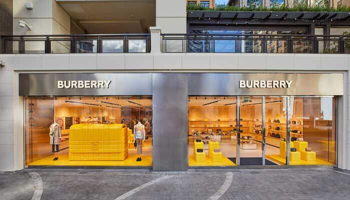 Burberry, Sonbahar/Kış 2022 Koleksiyonu Emaar Square Mall Mağazası'nda tanıtıldı