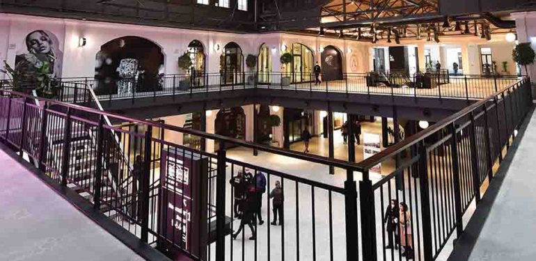 Galataport İstanbul Paket Postanesi Yılbaşı Alışveriş Şenliği’ne hazırlanıyor