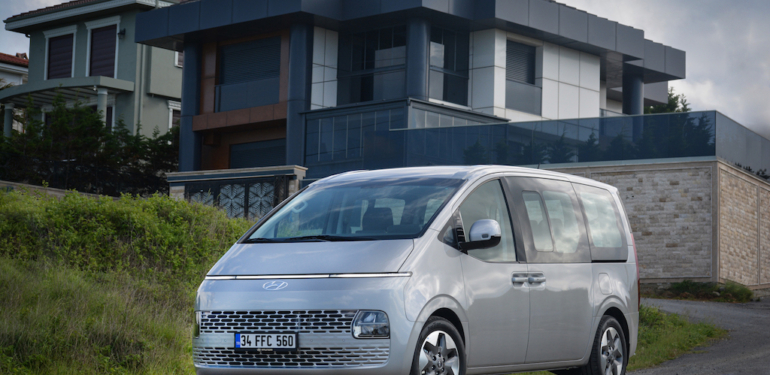 Hyundai STARIA’nın 4×4 versiyonu satışa sunuldu