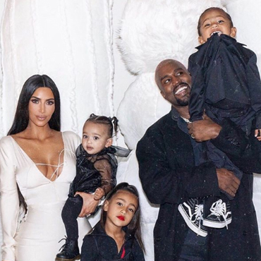 Kim Kardashian 200 bin dolar nafaka alacak