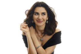 Storks Diamond, yeni marka yüzü Nesrin Cavadzade ile yenileniyor