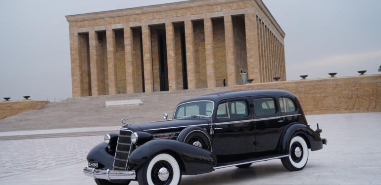 Şişecam, Anıtkabir’in Otomobil Vitrinleri  ve Kule Camlarını yeniledi