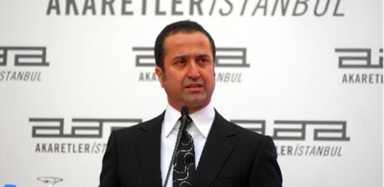 Serdar Bilgili, 60. yaşına Yunan sanatçı Antonis Remos ile Fethiye’de girecek.