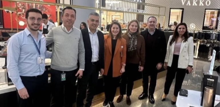 Caroline Koç, Selamlique Turkish Coffee’yi İstanbul Havalimanı’nda açtı.