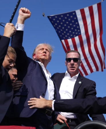 Donald Trump'a seçim mitinginde suikast girişimi