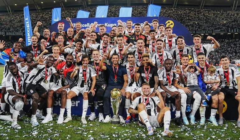 Galatasaray’ı 5-0 yenen Beşiktaş, Süper Kupa’nın sahibi oldu