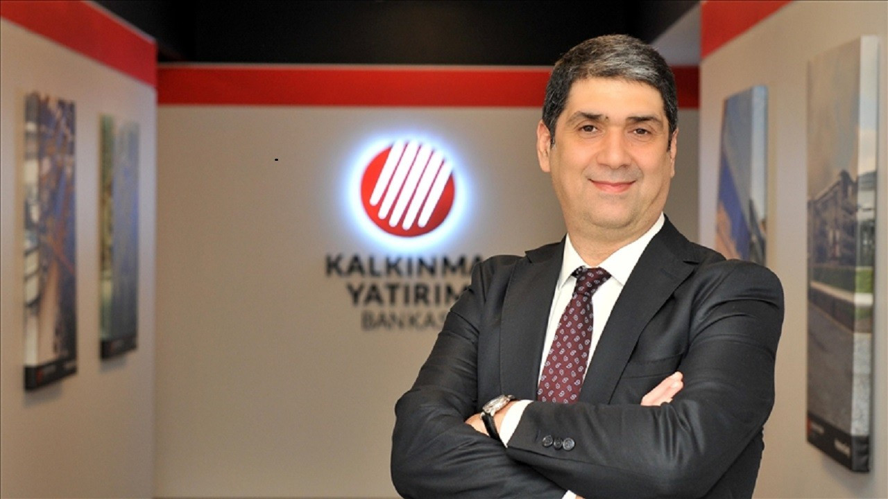 ibrahim-oztop-turkiyenin-ekonomik-gelecegi-ve-yesil-donusum-vizyonu-H3xUKb4e.jpg