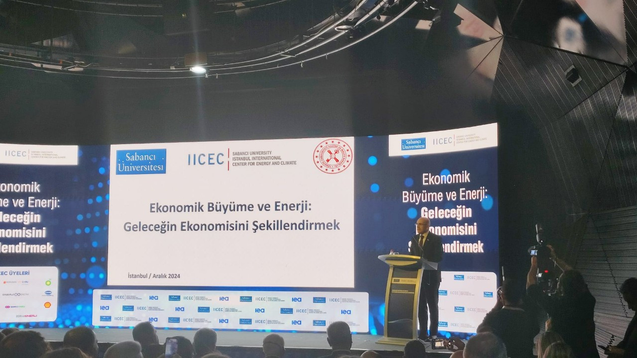 iicec-konferansinda-kuresel-ekonomik-zorluklar-ve-turkiyenin-stratejileri-yYMhTZF9.jpg