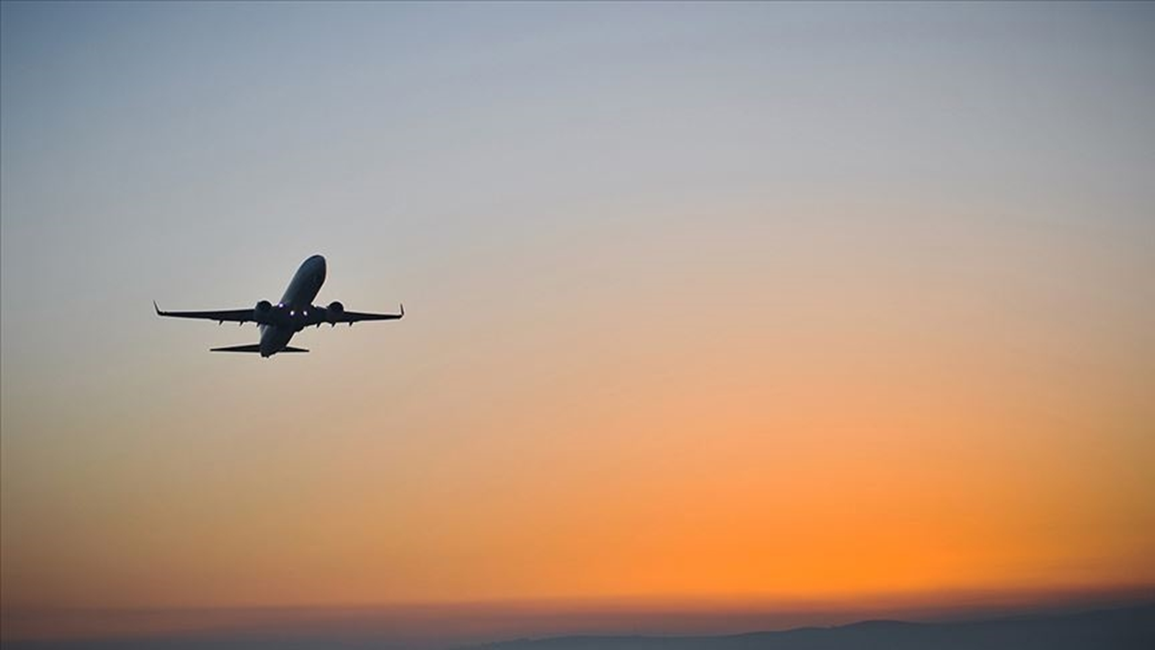 klm-ucagi-acil-inis-yapti-176-yolcu-guvenli-bir-sekilde-tahliye-edildi-Dpgkth5j.png