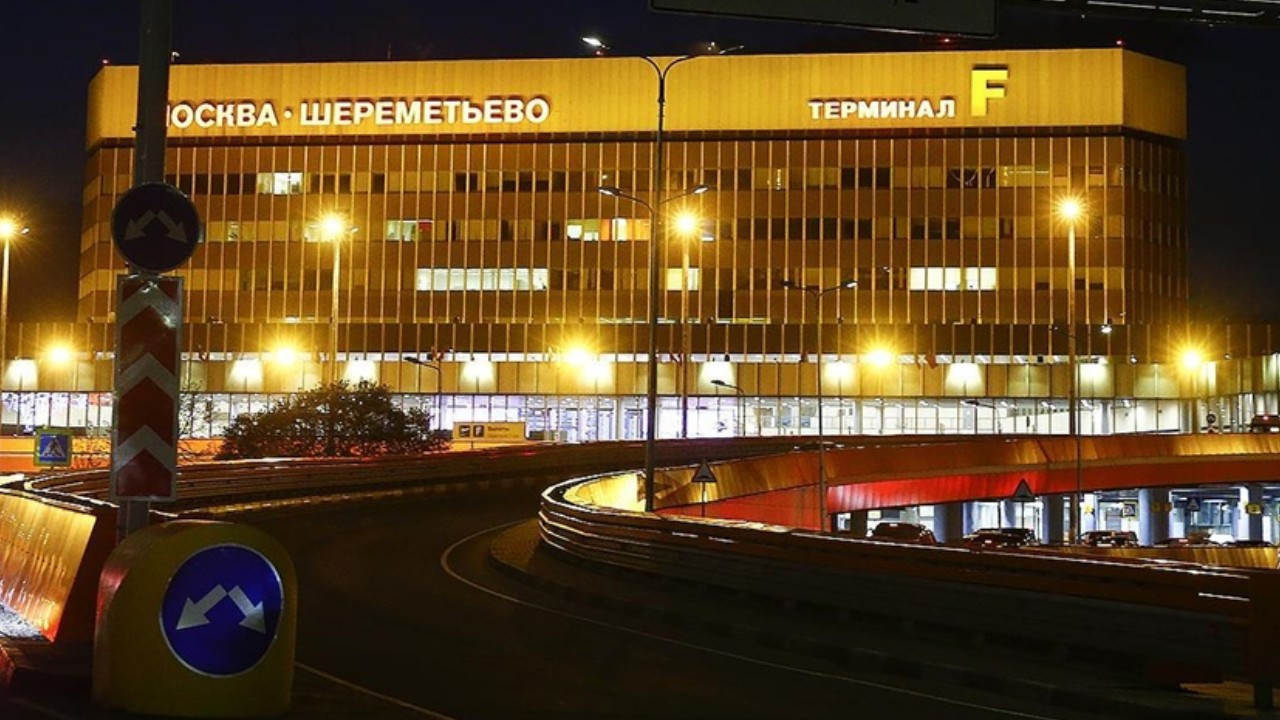 moskovadaki-havalimanlarina-gecici-ucus-engeli-MRwrxYTF.jpg