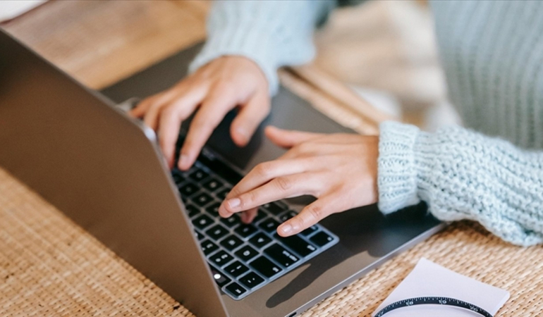 Nielsen IQ 2024 Hızlı Tüketim Ürünleri Raporu: Türkiye’de Büyüme ve E-Ticaretin Rolü