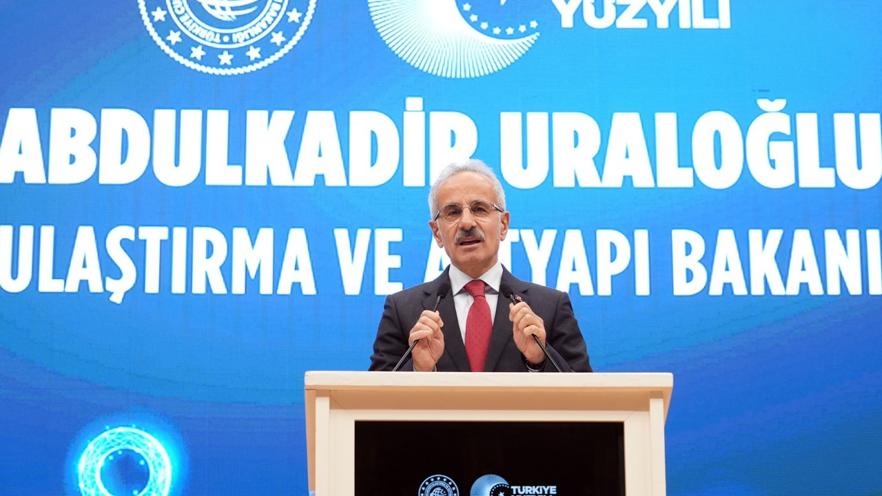 ulastirma-ve-altyapi-bakani-abdulkadir-uraloglundan-turkiyenin-ulastirma-vizyonu-YgtJUCMh.jpg