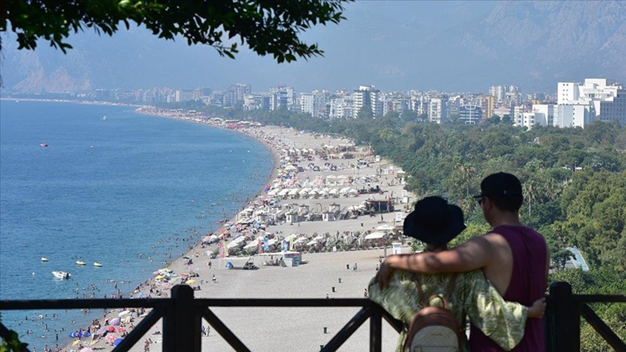 antalyanin-2024-turizm-basarisi-17-milyon-ziyaretci-5EhFtAH4.jpg