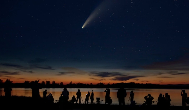 Atlas Kuyruklu Yıldızı: Göklerdeki Muhteşem Gösteri