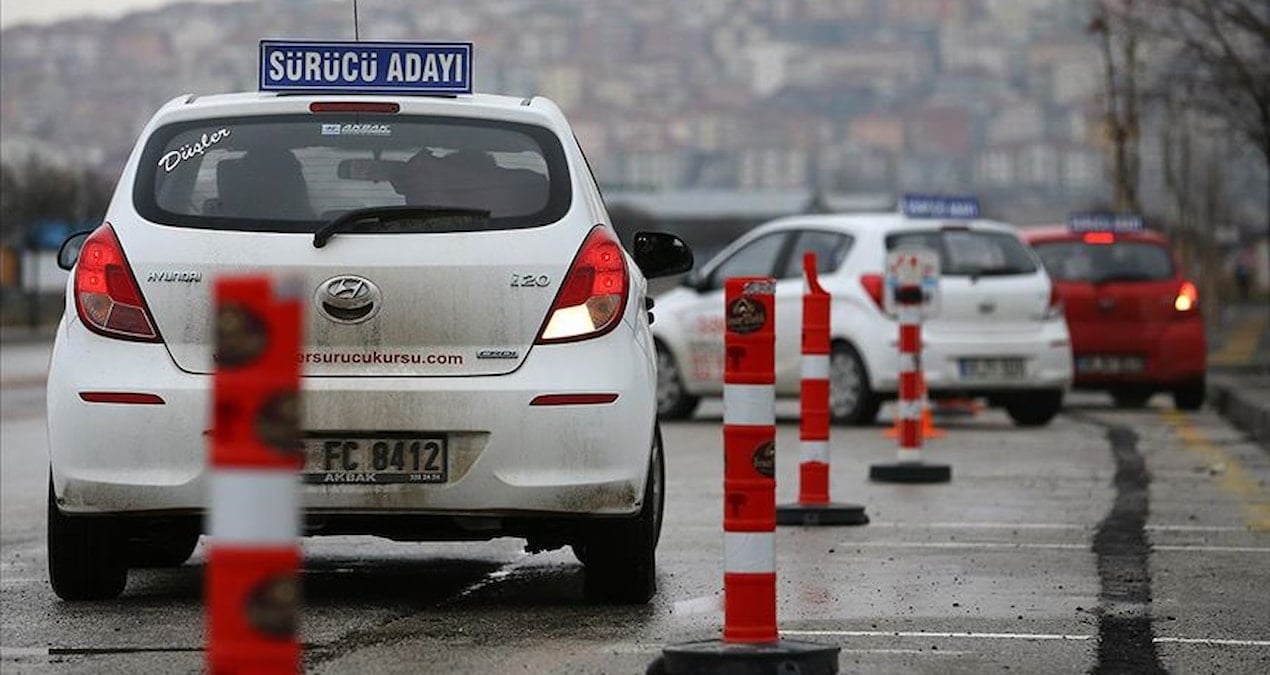 direksiyon-sinavi-ucretlerine-yapilan-zamlar-YqRrx2Z7.jpg