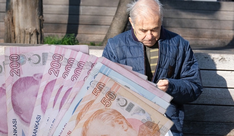 Emekli Maaşlarına Yapılan Zam ve Promosyon Yarışı