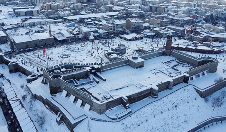 Erzurum Kalesi’nin Kapıları ve Tarihi Önemi