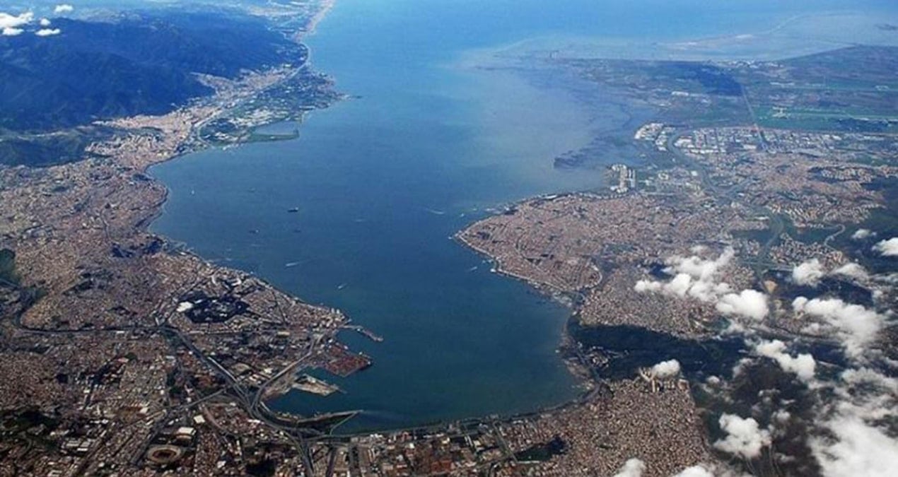 izmir-korfezi-icin-temizlik-butcesi-ayrilmadi-ar4jtMji.jpg