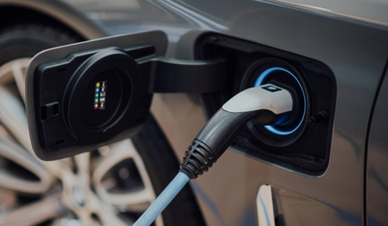 Küresel Elektrikli Araç Satışları 2024’te Büyümeye Devam Ediyor