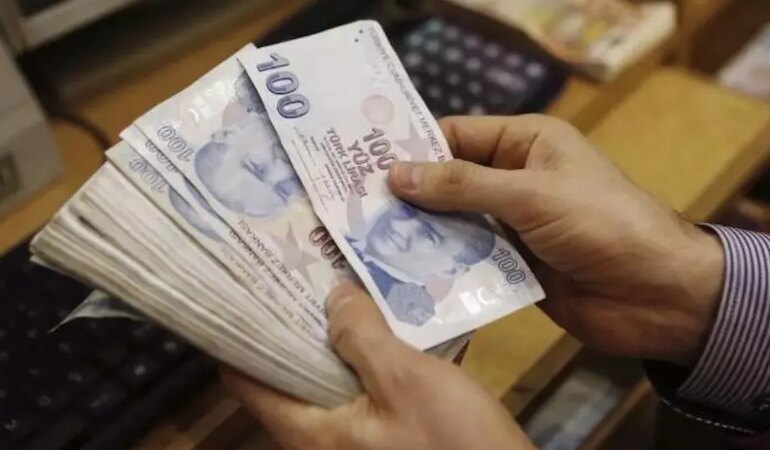 Memur-Sen Üyeleri Hazine ve Maliye Bakanlığı Önünde Toplandı
