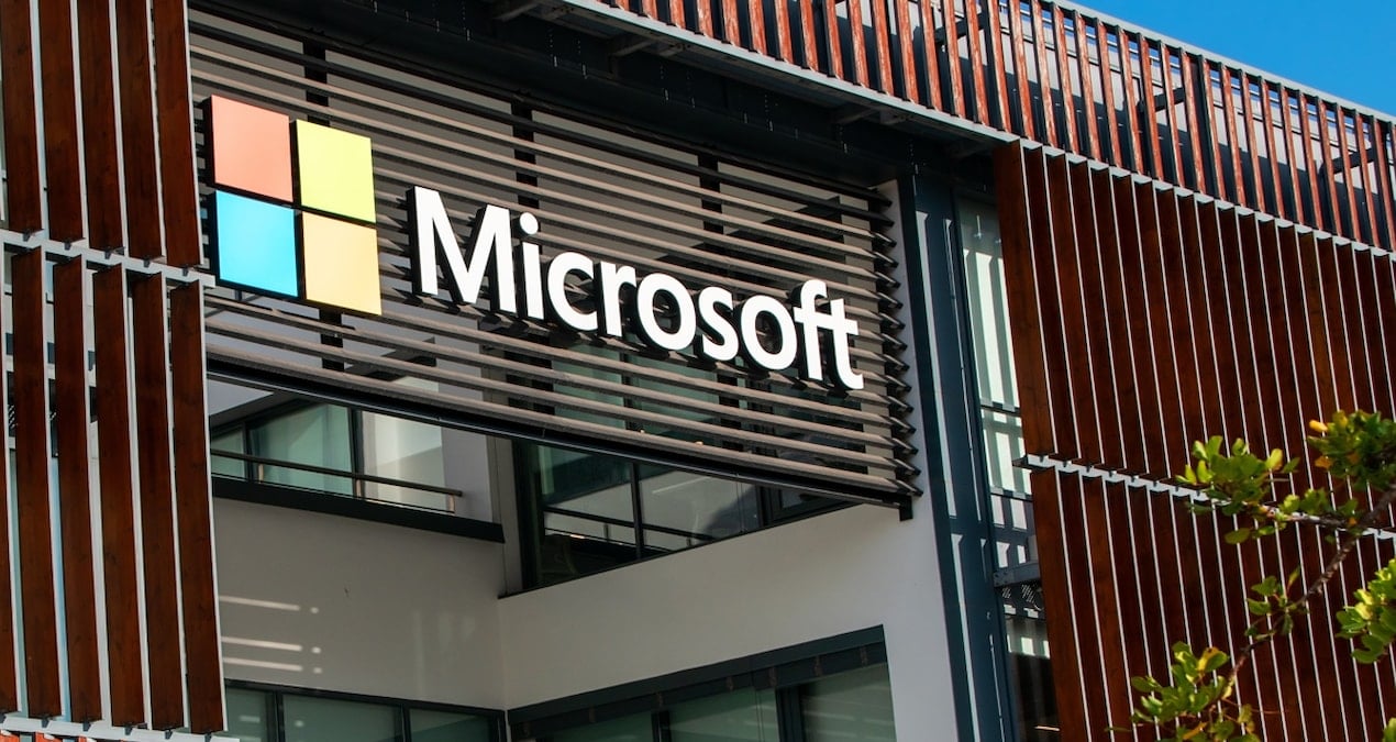 microsoft-yapay-zeka-destekli-veri-merkezlerine-80-milyar-dolar-yatirim-yapacak-eROK94f7.jpg