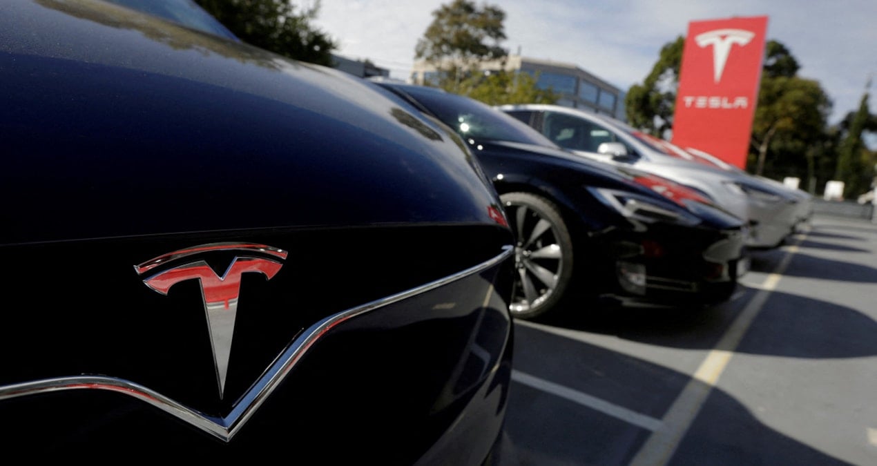 nhtsa-tesla-araclarinda-actually-smart-summon-ozelligi-icin-inceleme-baslatti-pYYdRMmL.jpg