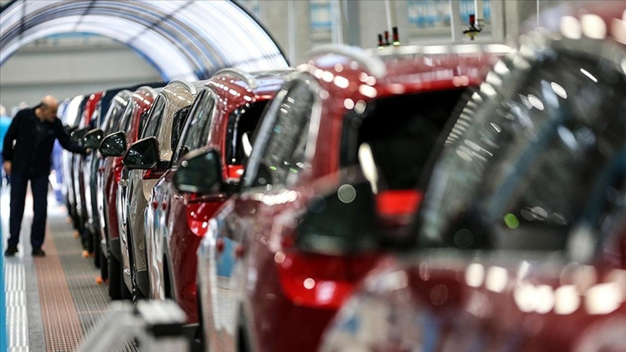 otomotiv-sektorunde-2025-yilina-giris-ve-fiyat-artislari-zN2AyZx5.jpg