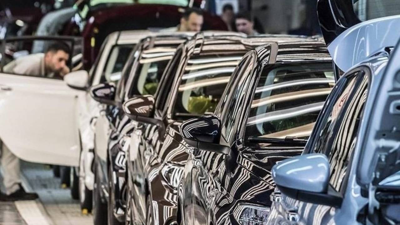 otomotiv-sektorunun-2024-yili-degerlendirmesi-ve-beklentileri-9ikNCTYD.jpg