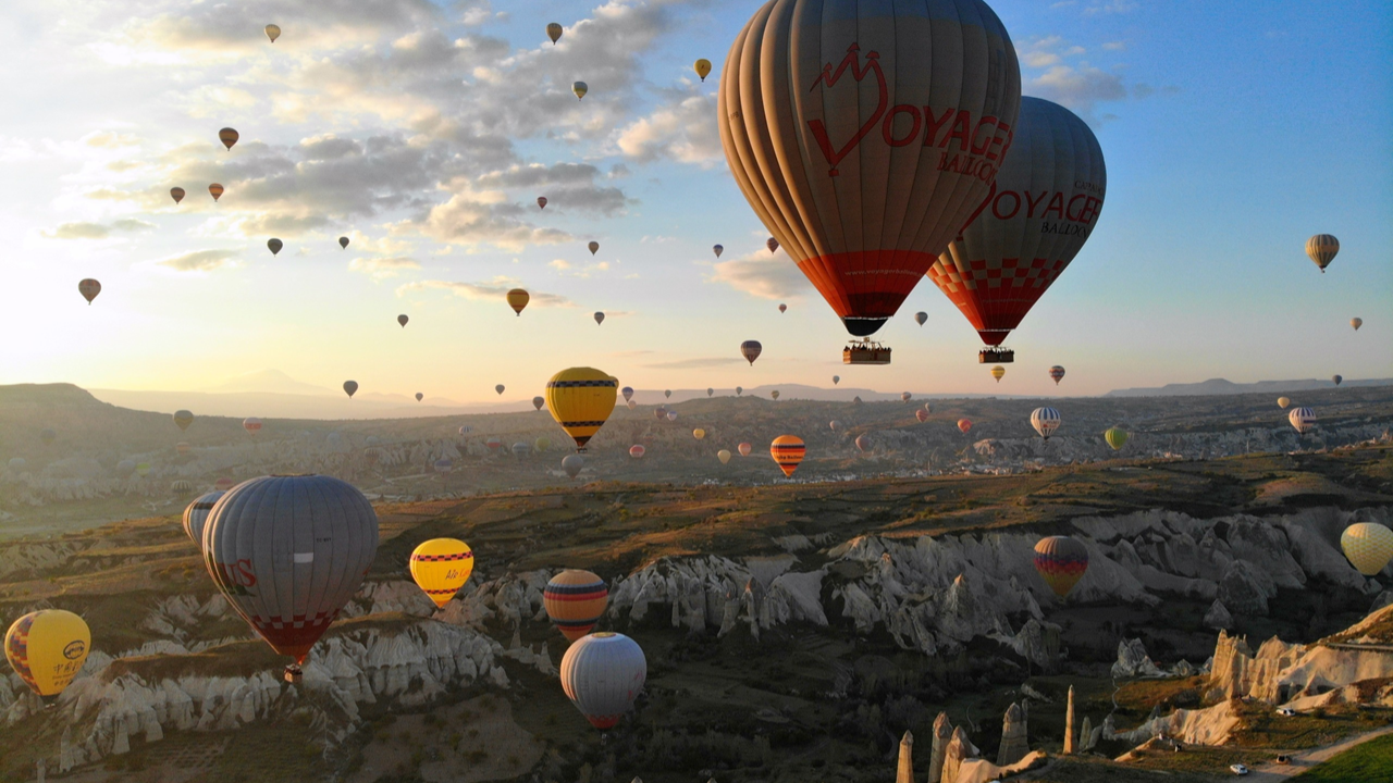 sicak-hava-balon-turizmi-2024te-rekor-kirdi-P6sDzR9f.png