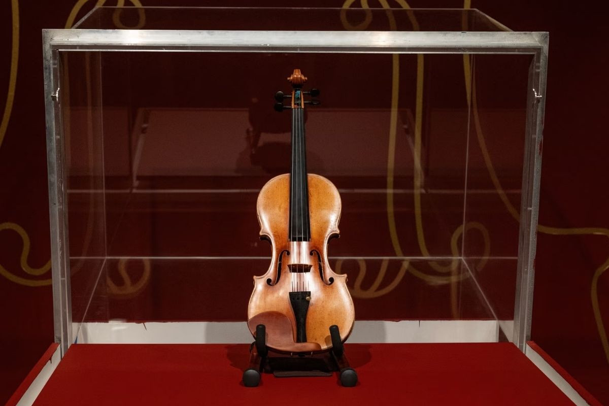 311-yillik-stradivarius-kemani-1125-milyon-dolara-satildi-IuMVuHZL.jpg