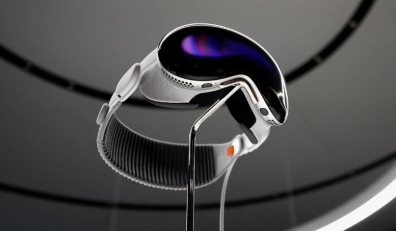 Apple Vision Pro’ya Intelligence dayanağı