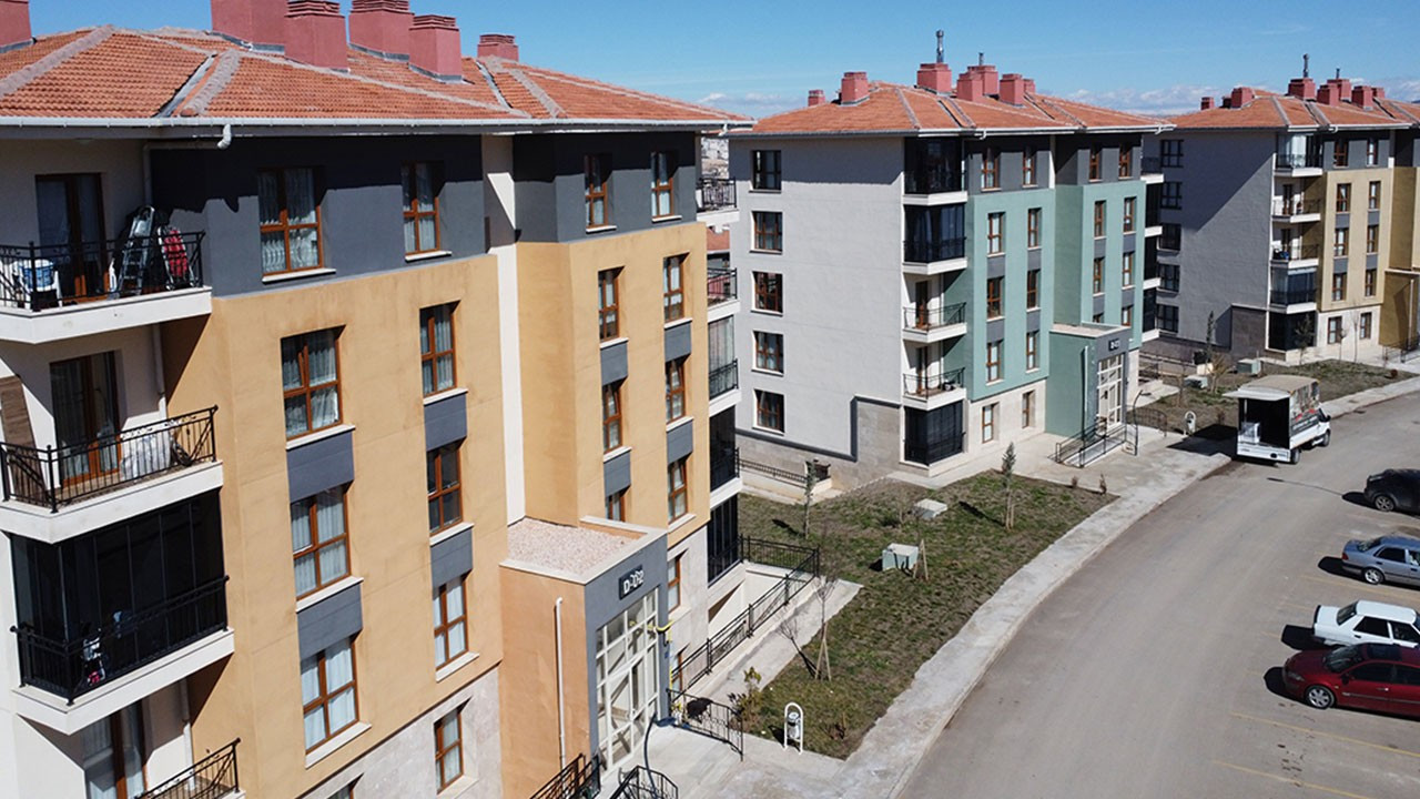 arsa-ve-tarla-satislari-dustu-konut-patladi-uxvemtEW.jpg
