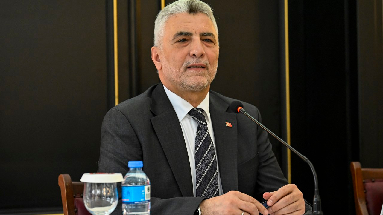 bakan-bolat-2028-icin-mal-ihracati-hedefini-acikladi-fFaqJaNJ.jpg