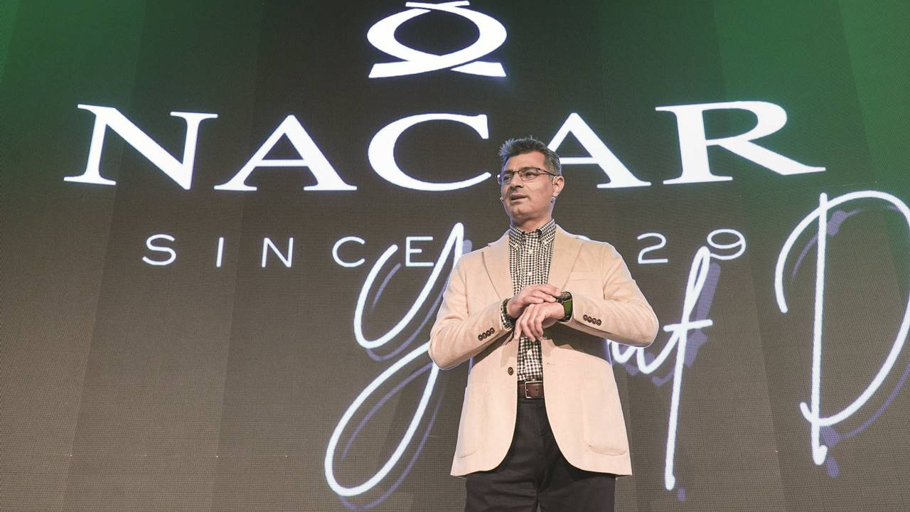 Nacar, Yusuf Dikeç'in bileğinde yeniden hayat buldu