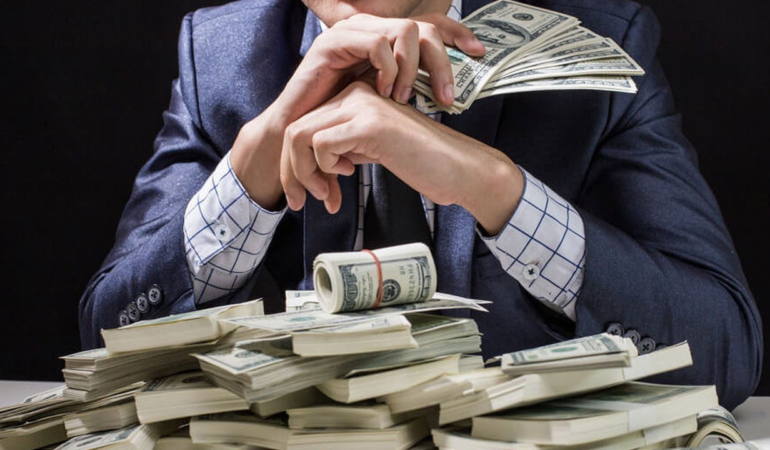 Dünyanın en varlıklı 10 bireyi açıklandı: Zirvede bakın hangi isim var?