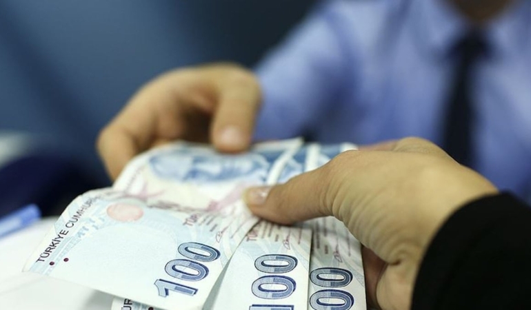 En düşük emekli maaşına yapılan zam Resmi Gazete’de yayımlandı.