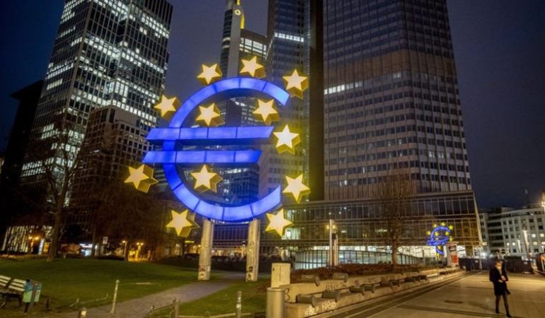 Faiz indirimleri Euro Bölgesi’nde şirketlerin kredi talebini artırıyor