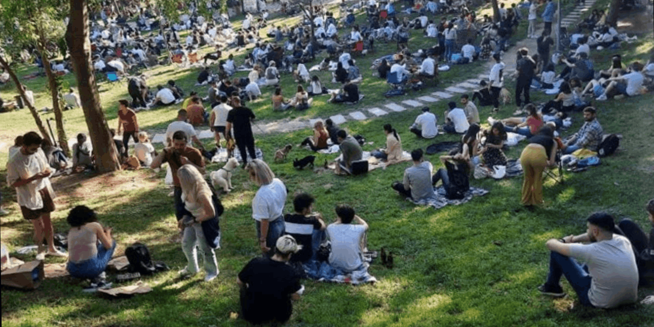 istanbulda-acik-alanda-icki-yasagi-iptal-edildi-OGYSnLCe.jpg