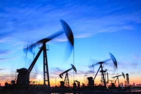 Petrol yılın en düşük seviyesine yakın seyrediyor