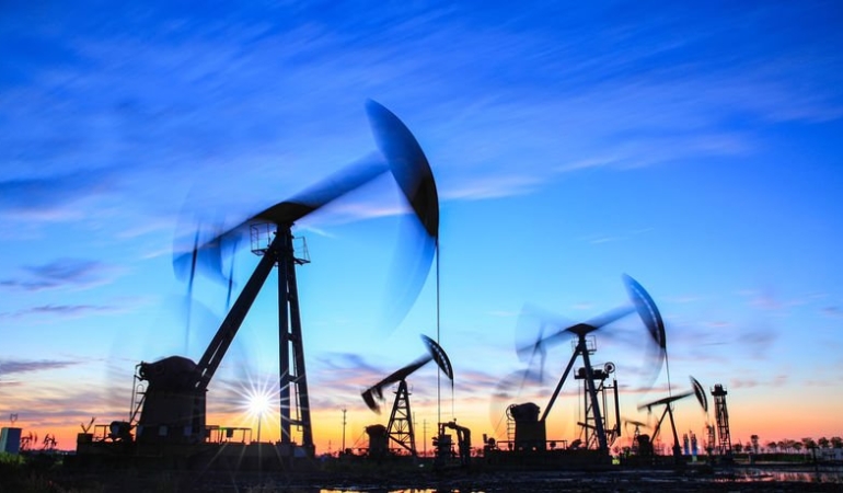 Petrol yılın en düşük seviyesine yakın seyrediyor