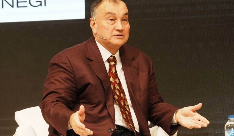 Türkiye’nin en zengini Murat Ülker, babasının soyadını neden değiştirdiğini açıkladı