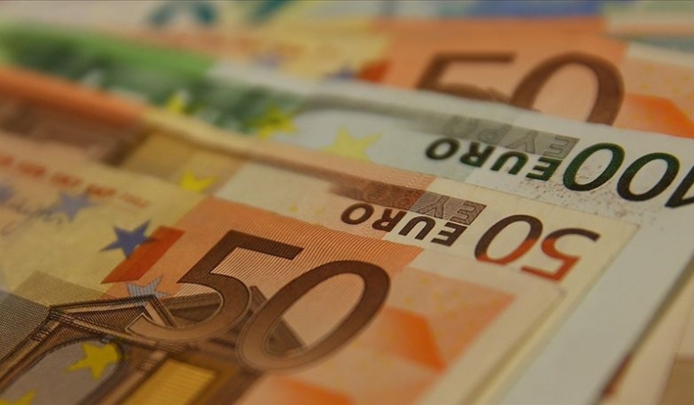 Euro 40 TL’yi gördü
